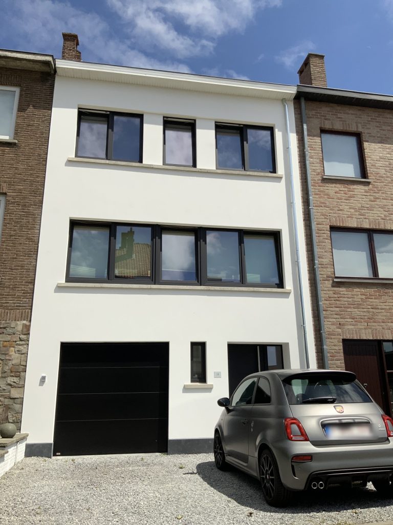 Façade rénovée avec un enduit de finition